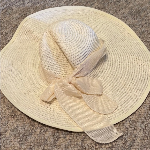 Floppy Summer Hat - Picture 1 of 2